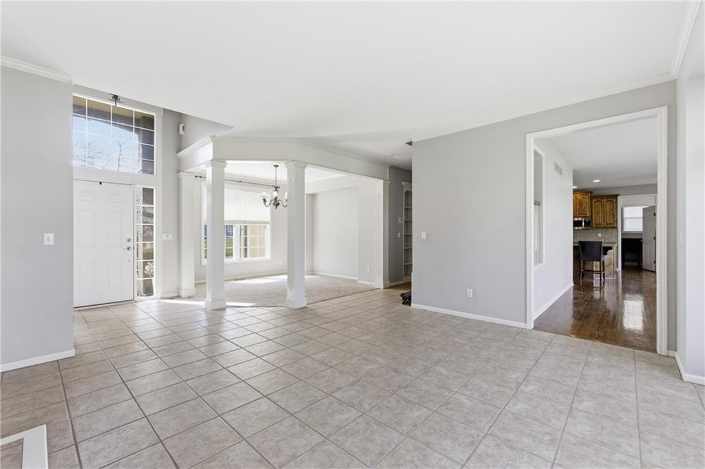 21516 West 99th Street Lenexa, KS 66220 - Photo 5 of 53