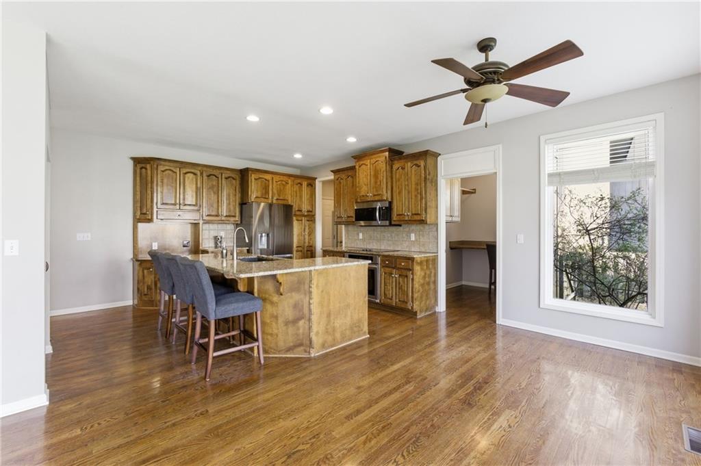 21516 West 99th Street Lenexa, KS 66220 - Photo 10 of 53