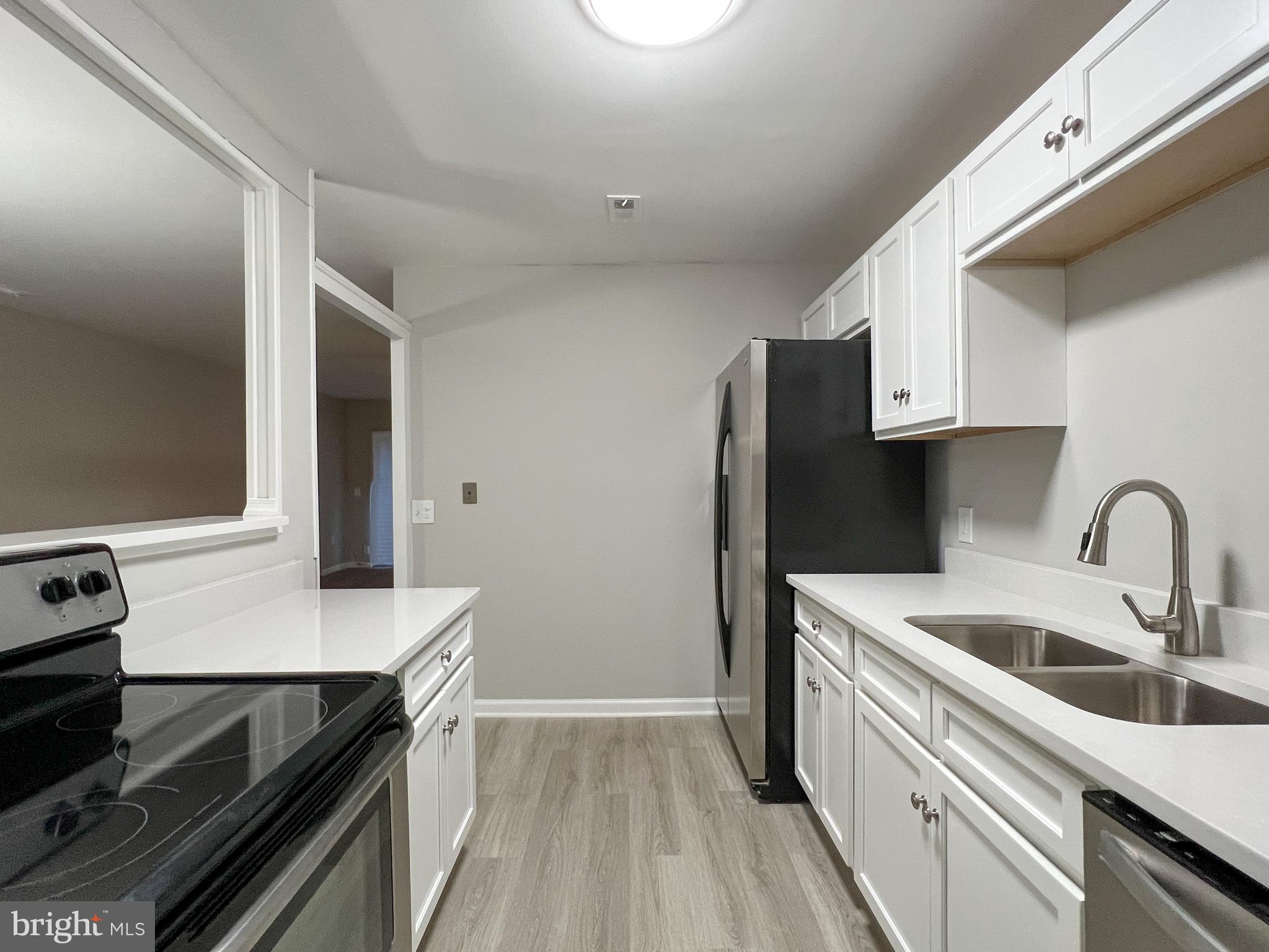 15015 Haslemere Court Silver Spring, MD 20906 - Photo 17 of 60 Kitchen