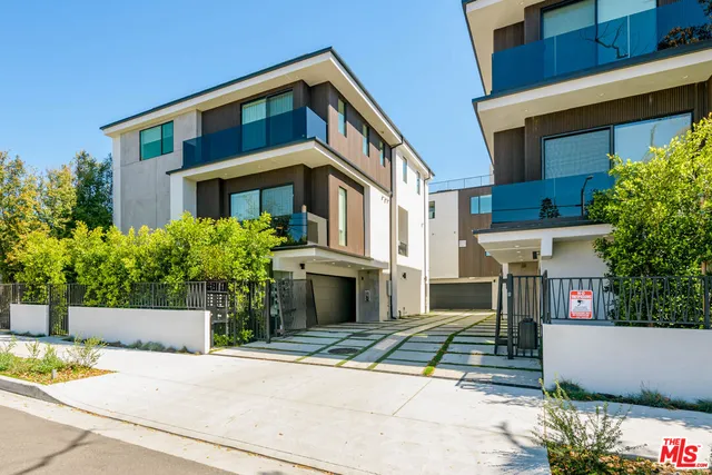 $1,449,000 | 1426 North Sycamore Avenue, Los Angeles, CA 90028