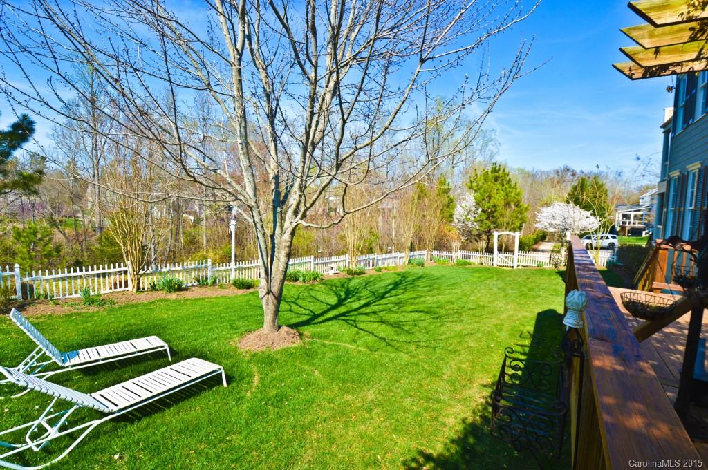 704 Shady Grove Crossing, Unit 496 Fort Mill, SC 29708 - Photo 18 of 20 a garden view with a seating space