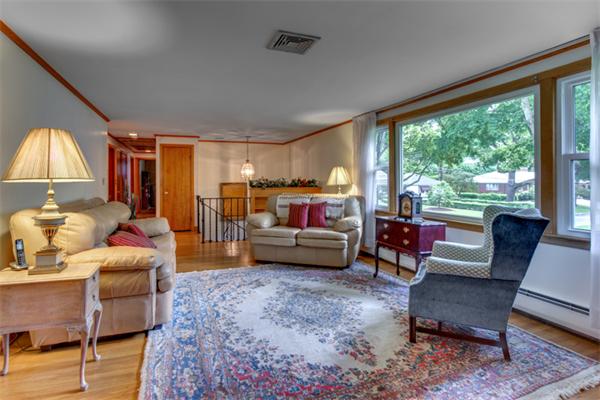 19 Wellington Road Winchester, MA 01890 - Photo 7 of 29 Gallery Image 7