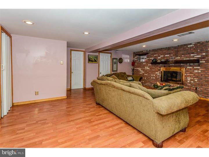 2918 Eagle Road Abington, PA 19001 - Photo 14 of 25 Family Room
