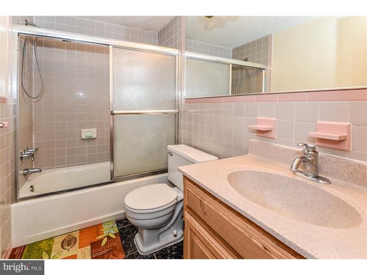 2918 Eagle Road Abington, PA 19001 - Photo 22 of 25 Bathroom
