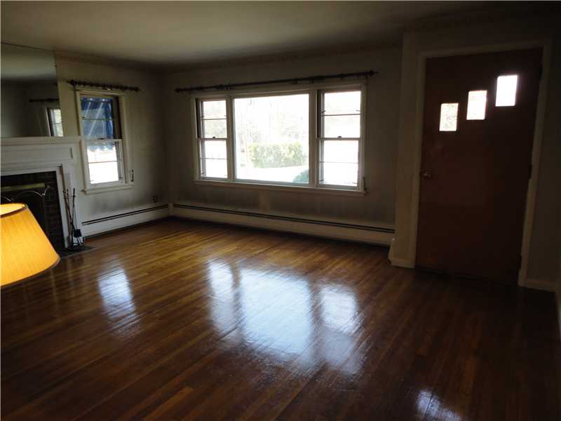 4 Sir Charles Road Lincoln, RI 02865 - Photo 9 of 14 Living Room.