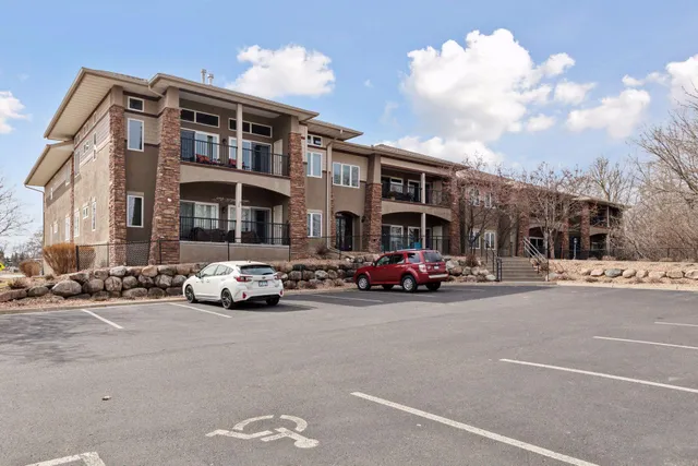 $265,000 | 10806 South Shore Drive, Unit 103, Plymouth, MN 55441