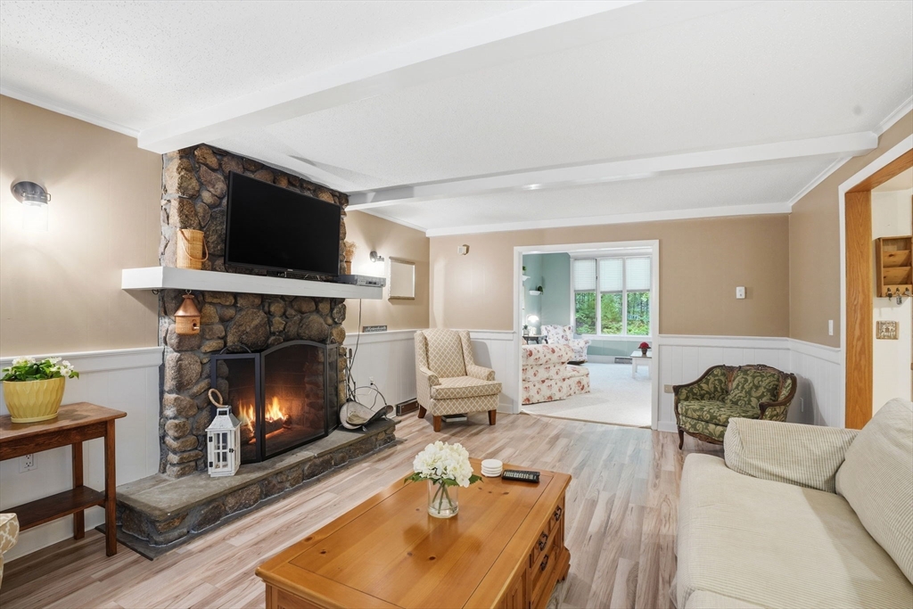27 Bennett Road Rochester, MA 02770 - Photo 9 of 41