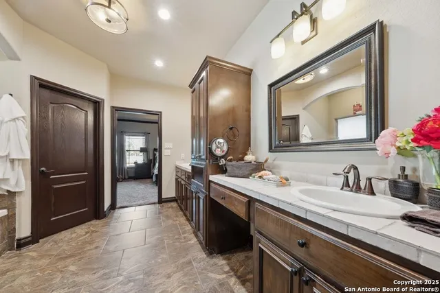 $1,299,000 | 7627 Farm To Market 775, La Vernia, TX 78121