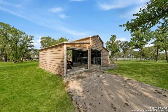 $1,299,000 | 7627 Farm To Market 775, La Vernia, TX 78121