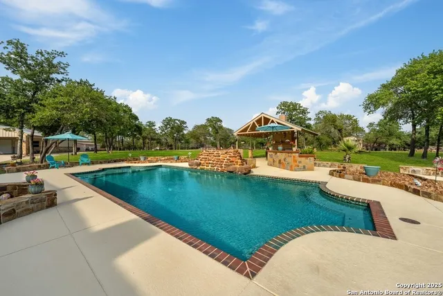 $1,299,000 | 7627 Farm To Market 775, La Vernia, TX 78121