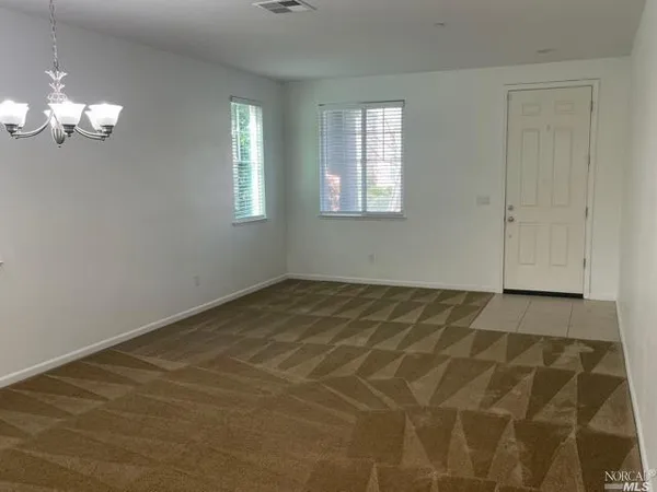 $3,450 | 436 Potters Lane, Vacaville, CA 95687