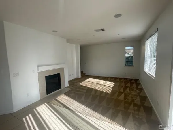 $3,450 | 436 Potters Lane, Vacaville, CA 95687