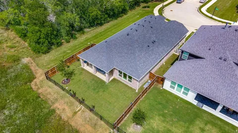$519,999 | 104 Lakeview Drive, Oak Point, TX 75068