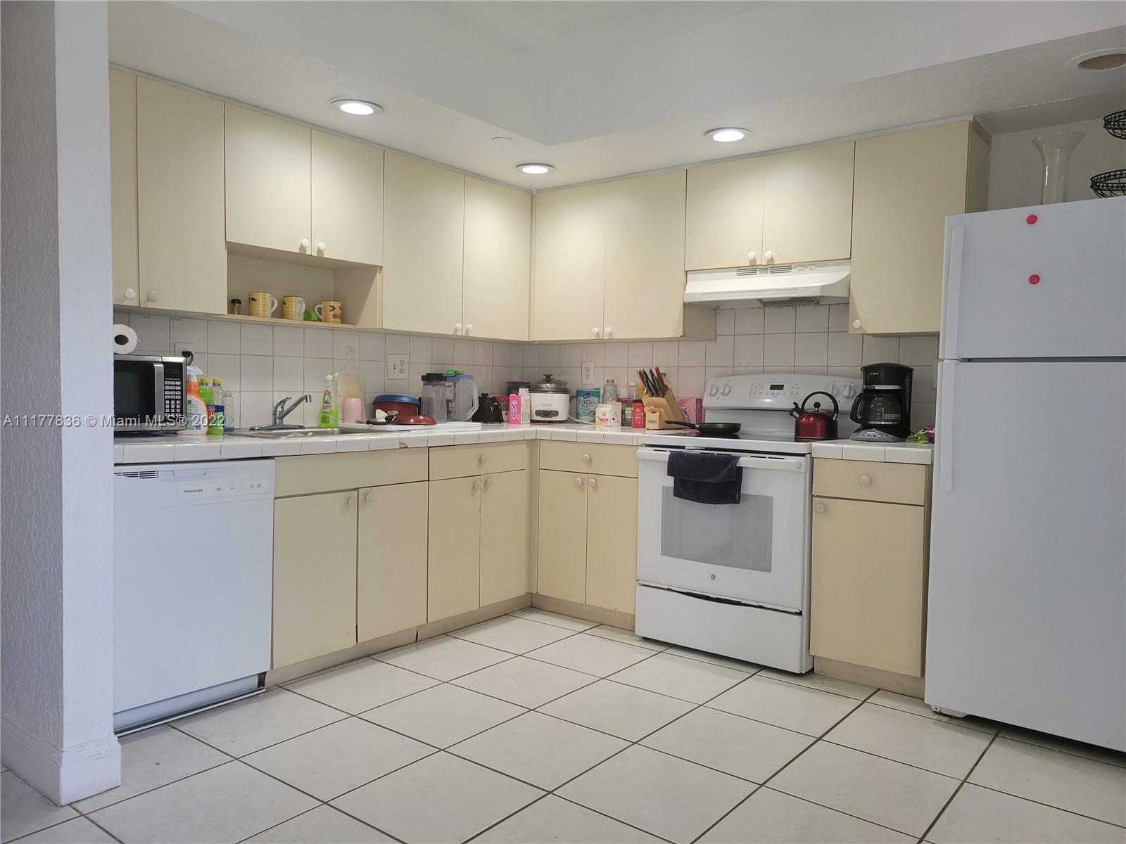 8540 Southwest 133rd Avenue Road, Unit 114 Miami, FL 33183 - Photo 8 of 22 Gallery Image 8