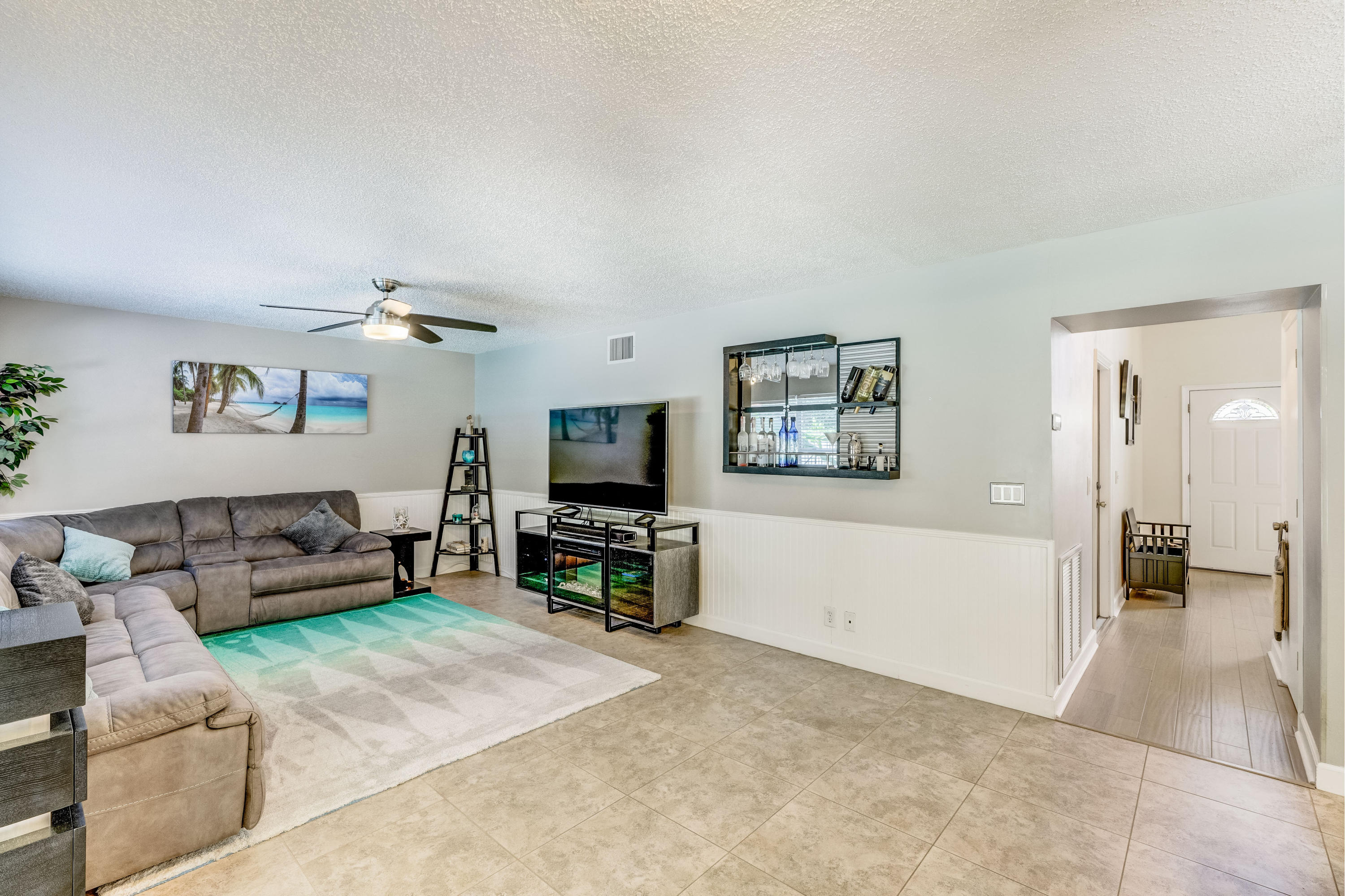 141 St Michaels Court Jupiter, FL 33458 - Photo 13 of 37 Family Room