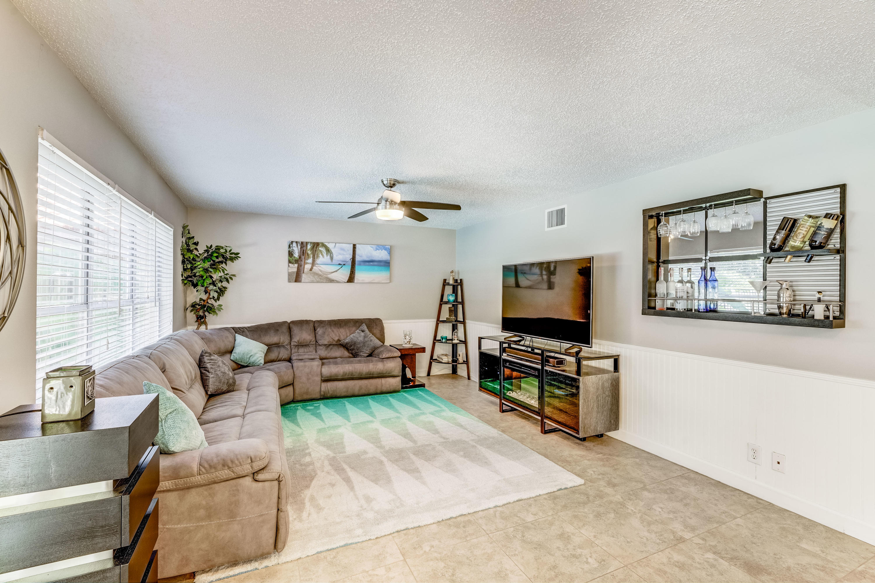 141 St Michaels Court Jupiter, FL 33458 - Photo 14 of 37 Family Room