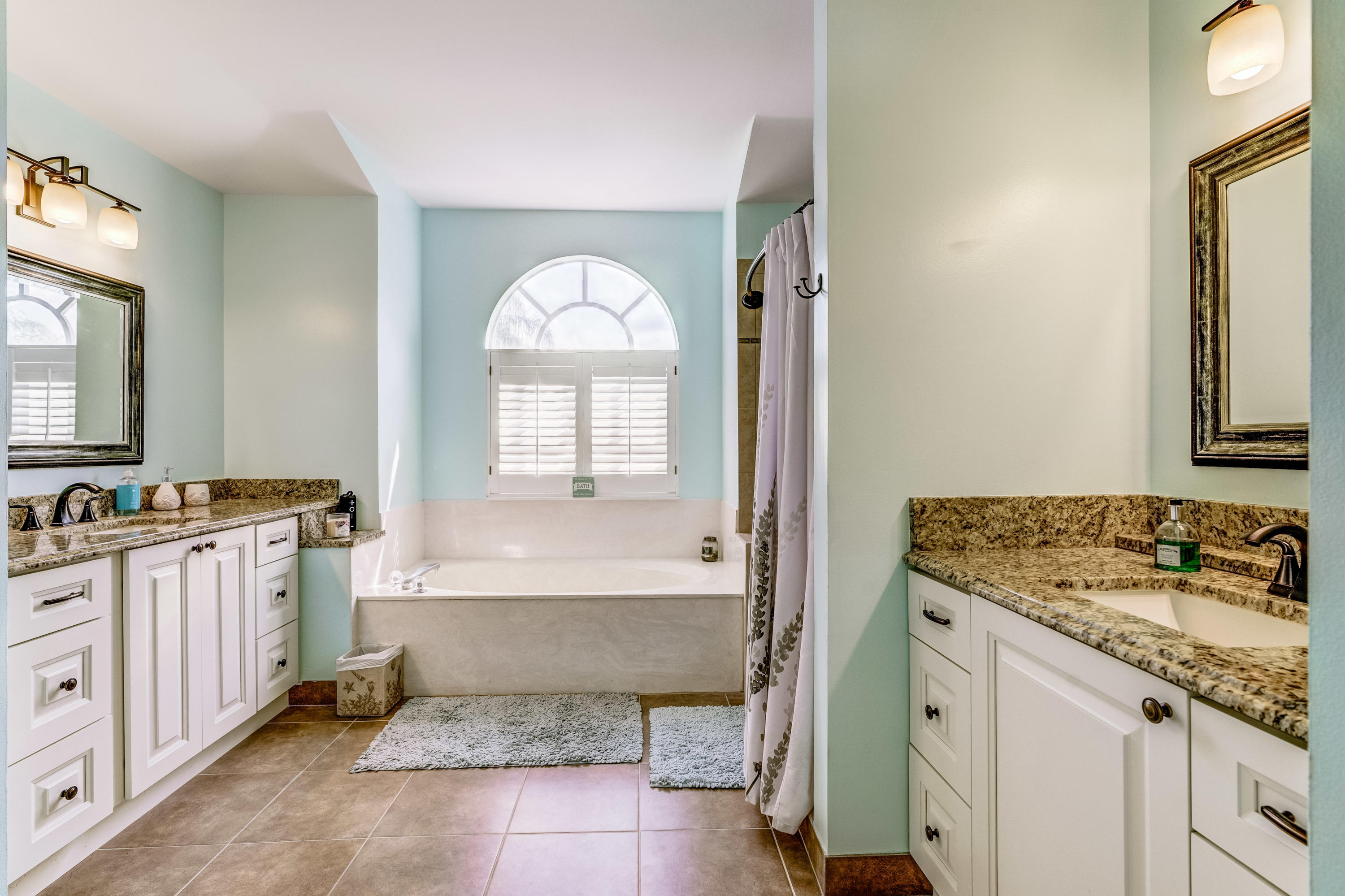 141 St Michaels Court Jupiter, FL 33458 - Photo 21 of 37 Master Bath