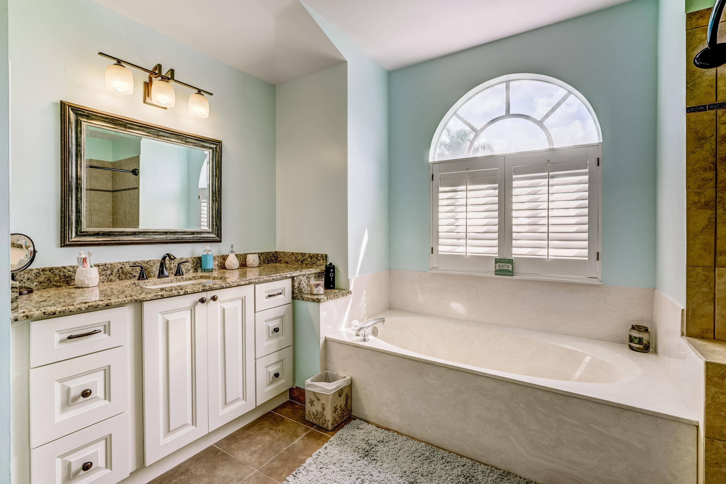 141 St Michaels Court Jupiter, FL 33458 - Photo 22 of 37 Master Bath