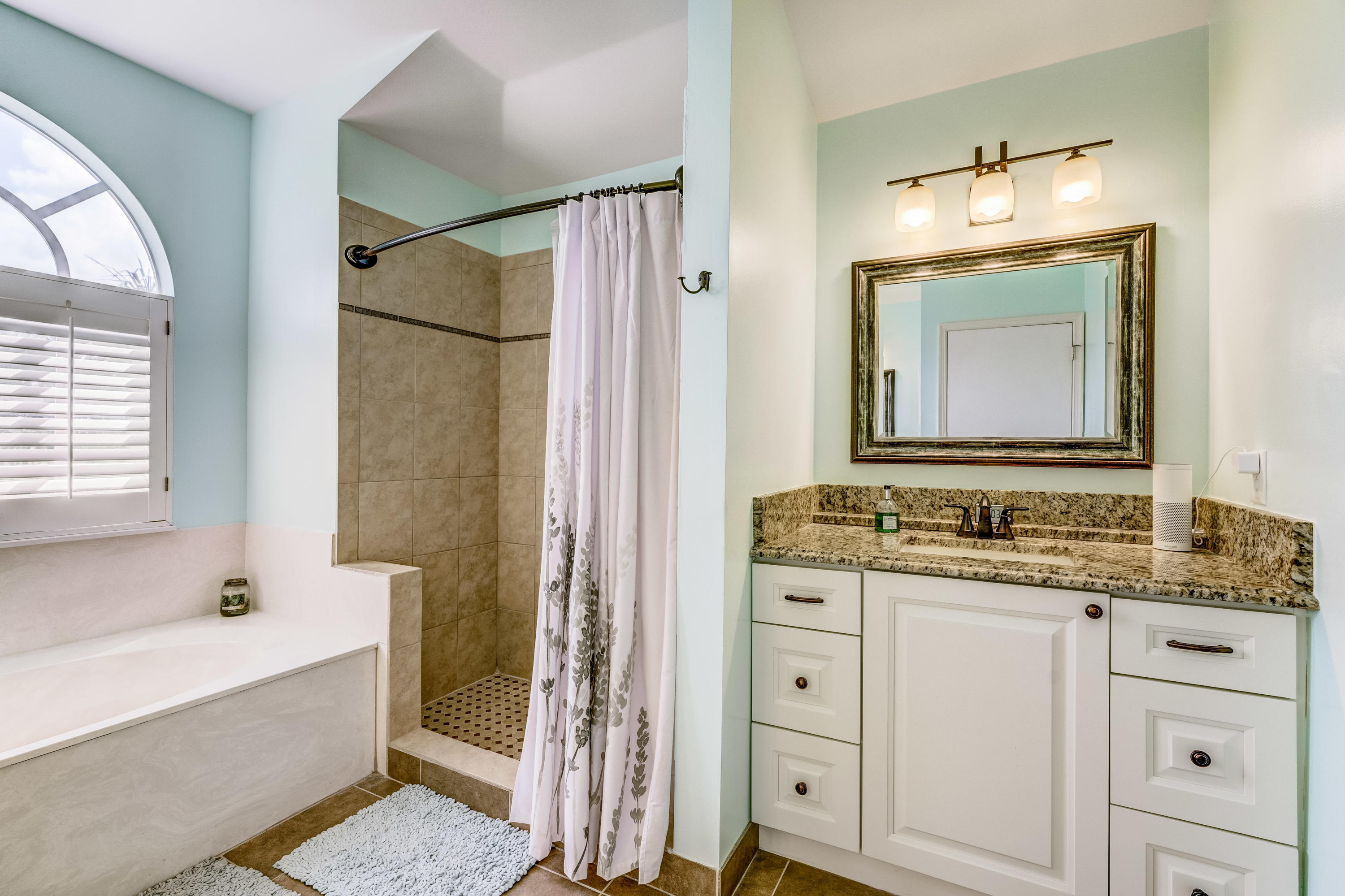 141 St Michaels Court Jupiter, FL 33458 - Photo 23 of 37 Master Bath