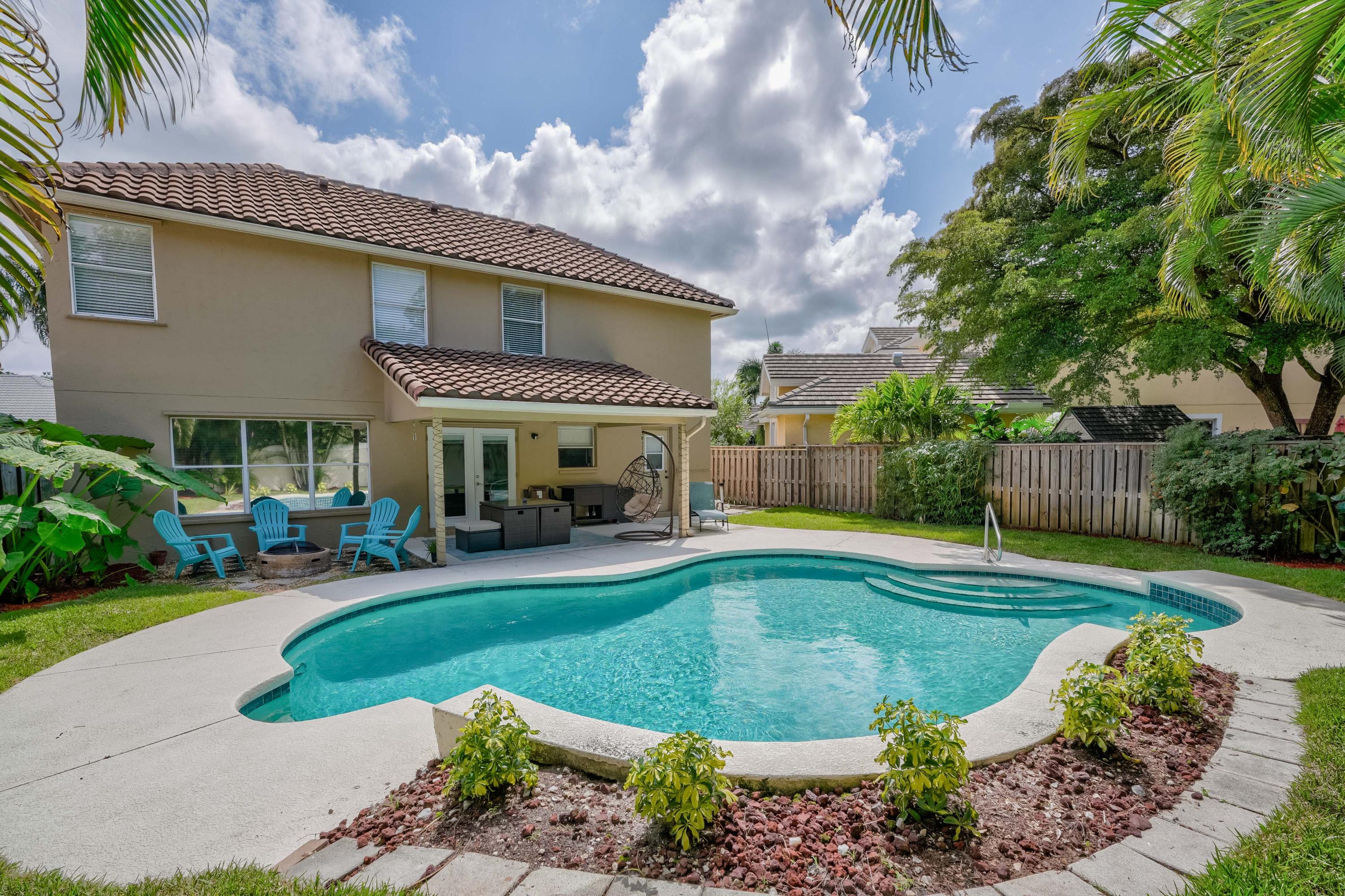 141 St Michaels Court Jupiter, FL 33458 - Photo 29 of 37 Backyard