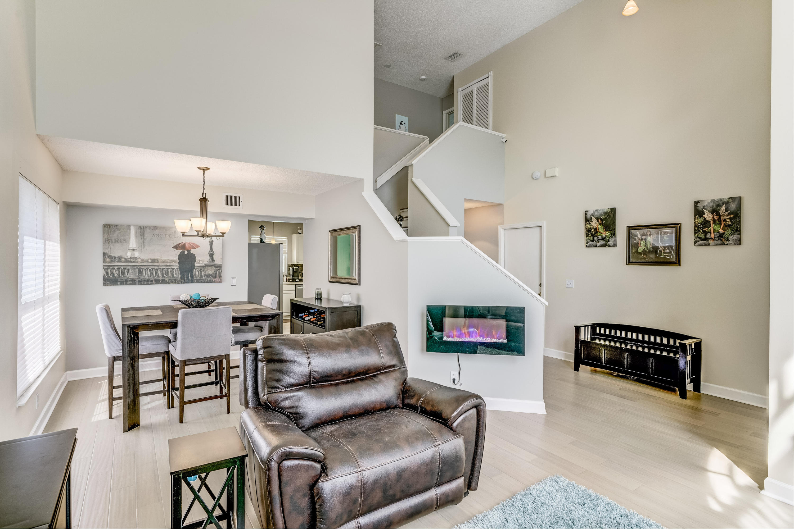 141 St Michaels Court Jupiter, FL 33458 - Photo 4 of 37 Formal Living Room