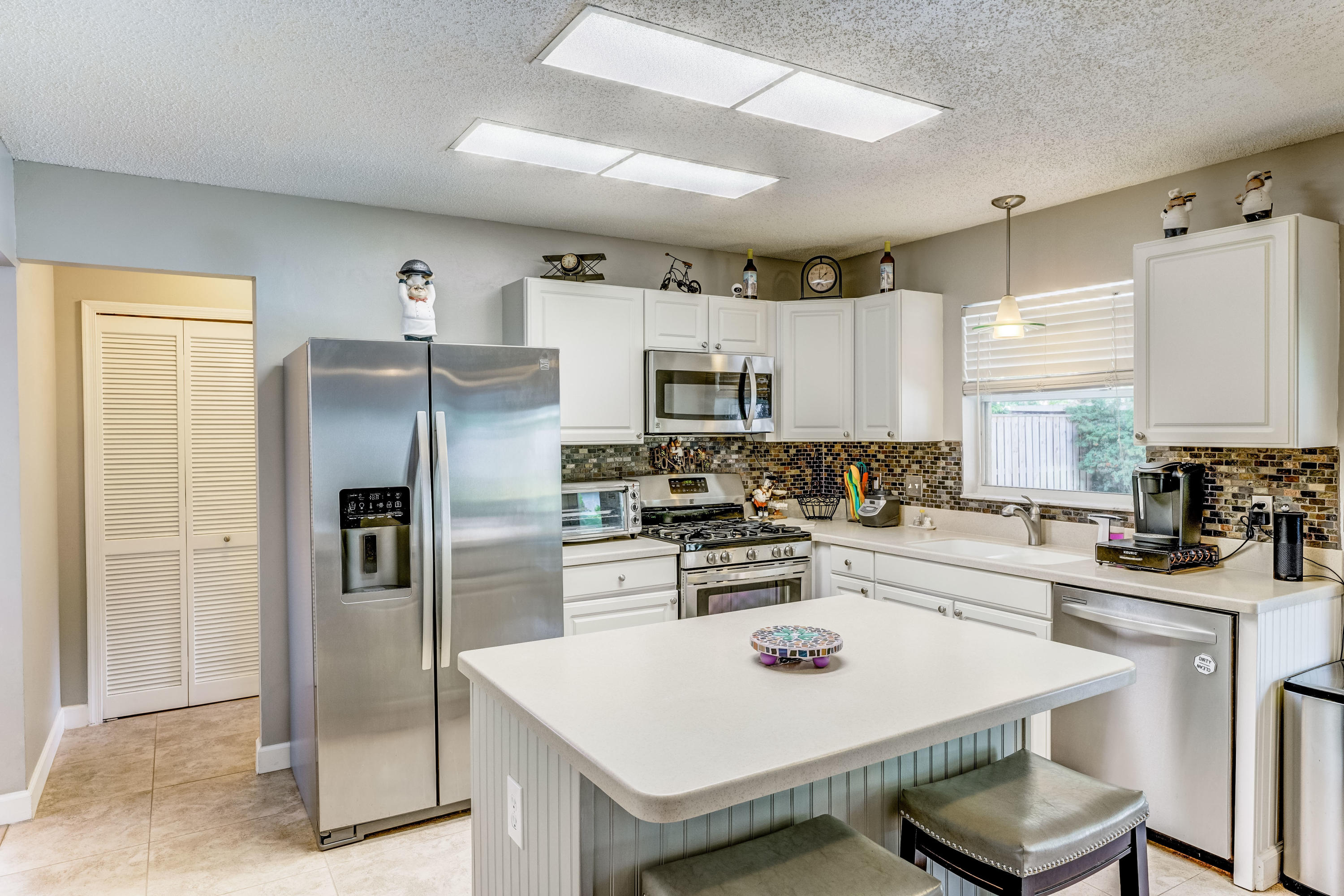 141 St Michaels Court Jupiter, FL 33458 - Photo 8 of 37 Kitchen