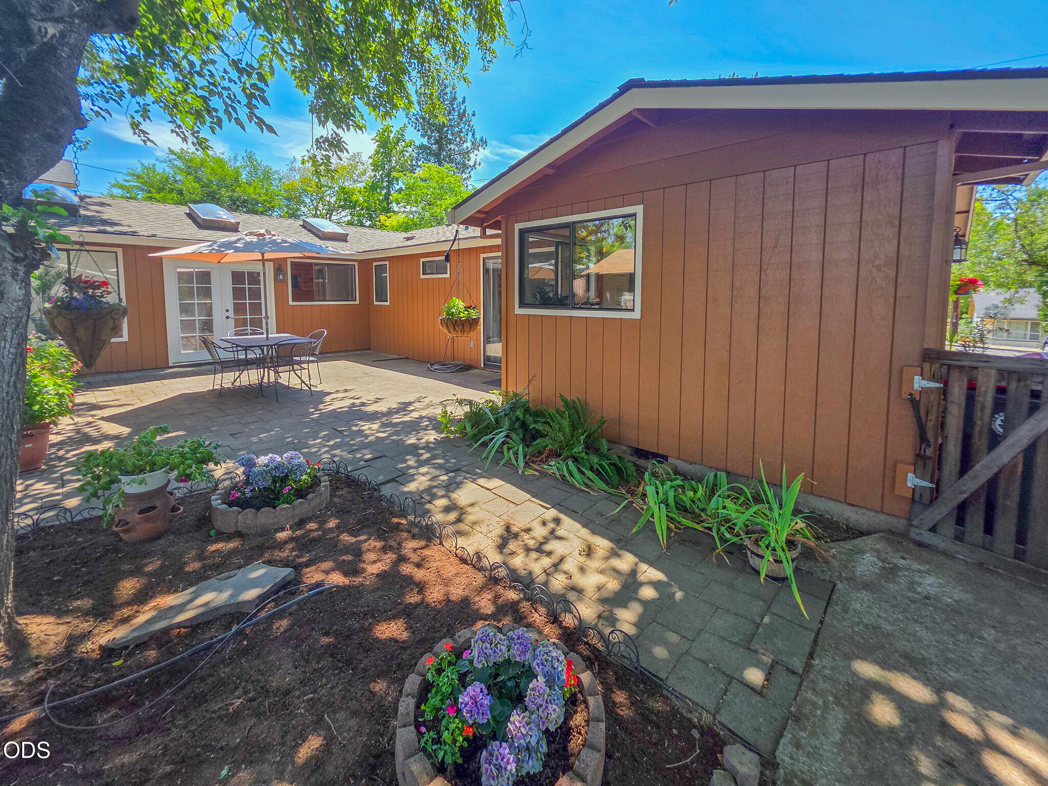 3015 Lone Pine Road Medford, OR 97504 - Photo 4 of 34