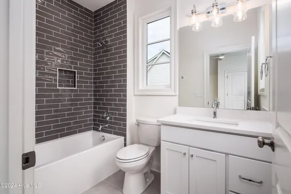 $719,900 | 138 Pine Tree Point, Snow Hill, NC 28580