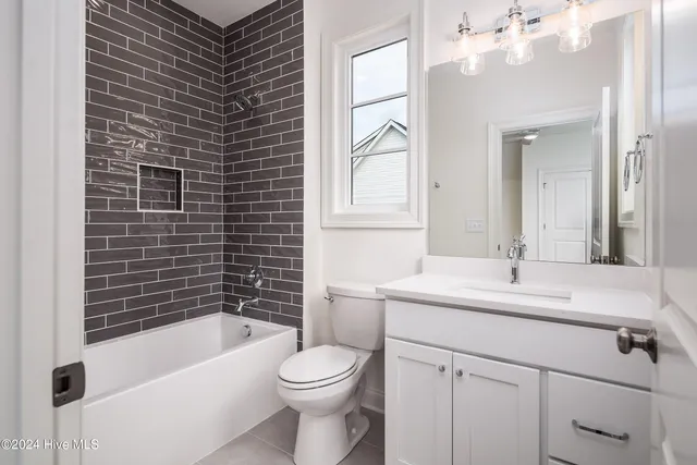 $719,900 | 138 Pine Tree Point, Snow Hill, NC 28580