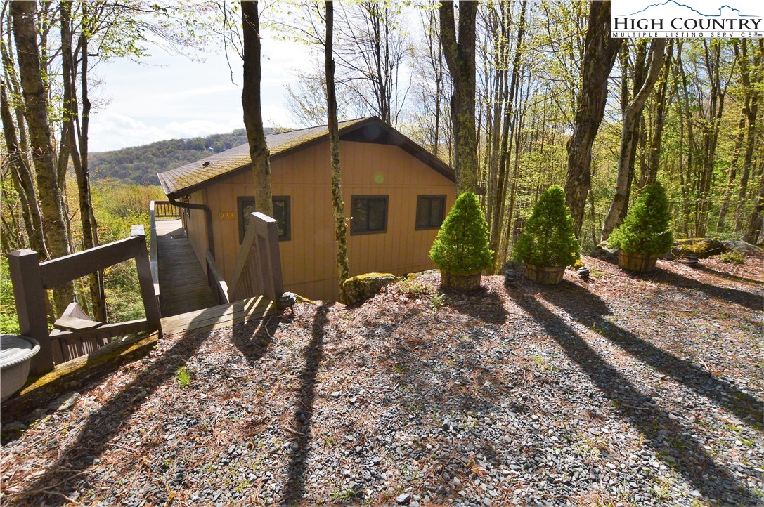 238 Lakeledge Road Beech Mountain, NC 28604 - Photo 1 of 43 Gallery Image 1