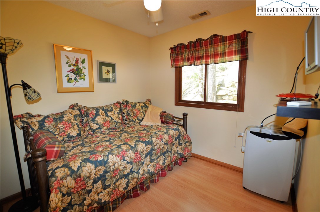 238 Lakeledge Road Beech Mountain, NC 28604 - Photo 16 of 43 Gallery Image 16