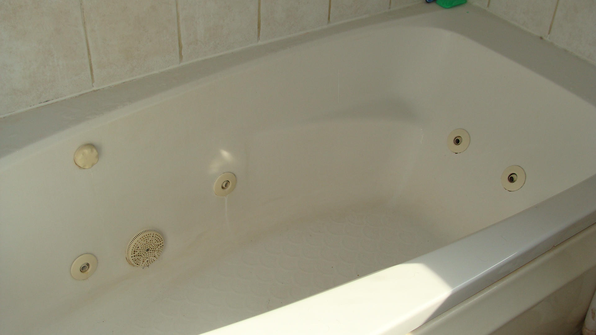 17754 Foxglove Lane Boca Raton, FL 33487 - Photo 19 of 33 Guest Bath
