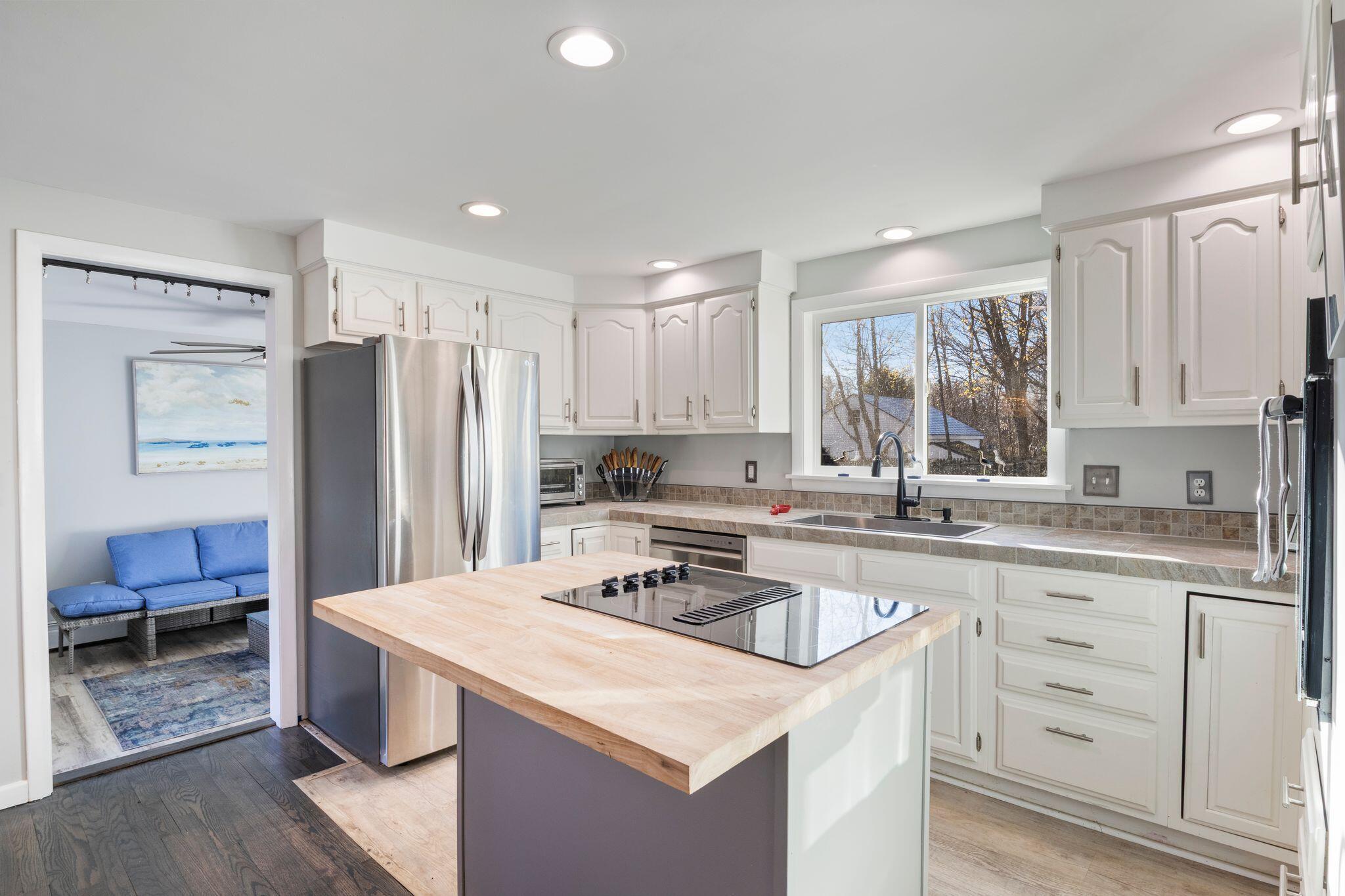 4 Jewett Road Cape Elizabeth, ME 04107 - Photo 8 of 41 4_Jewett_Rd_08