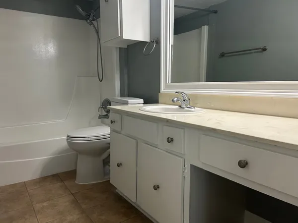 $2,000 | 359 North Post Oak Lane, Unit 121, Houston, TX 77024