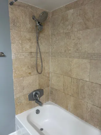 $2,000 | 359 North Post Oak Lane, Unit 121, Houston, TX 77024