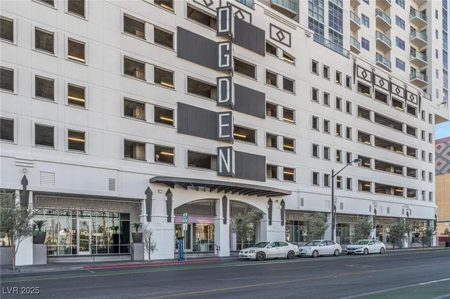 $2,595 | 150 South Las Vegas Boulevard, Unit 2307, Las Vegas, NV 89101