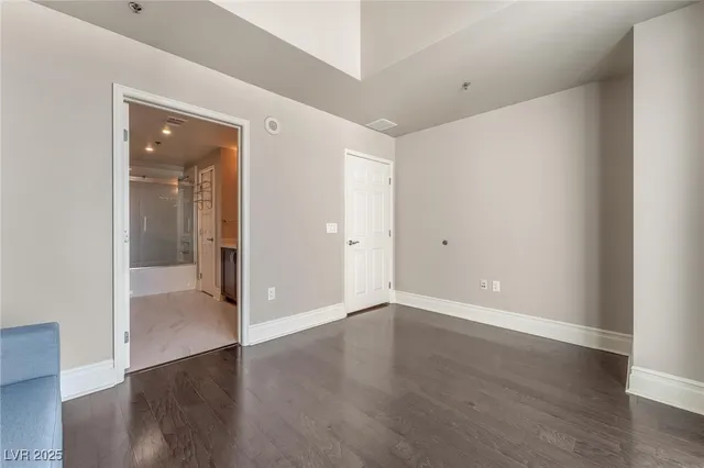 $2,595 | 150 South Las Vegas Boulevard, Unit 2307, Las Vegas, NV 89101