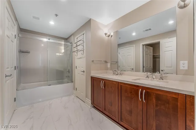 $2,595 | 150 South Las Vegas Boulevard, Unit 2307, Las Vegas, NV 89101