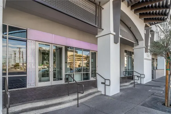 $2,495 | 150 South Las Vegas Boulevard, Unit 2307, Las Vegas, NV 89101