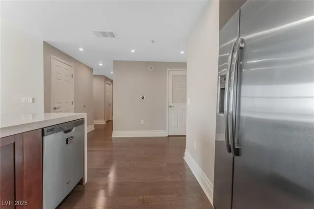 $2,595 | 150 South Las Vegas Boulevard, Unit 2307, Las Vegas, NV 89101