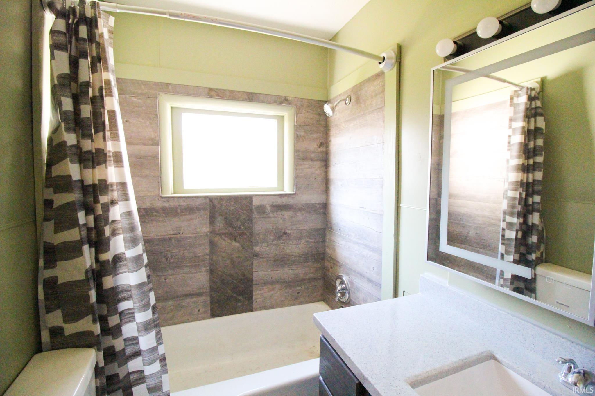 233 East Commerce Street Dunkirk, IN 47336 - Photo 14 of 18