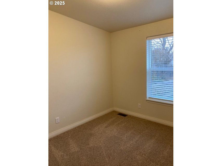 3075 Southwest River View Drive Pendleton, OR 97801 - Photo 21 of 34 a view of a small space