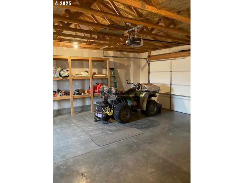 3075 Southwest River View Drive Pendleton, OR 97801 - Photo 26 of 34 a view of a garage with a sink