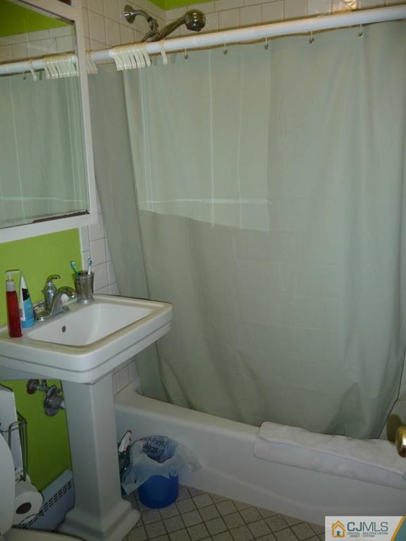 159 East Hill Road Colonia, NJ 07067 - Photo 13 of 21 a bathroom with a sink and a toilet