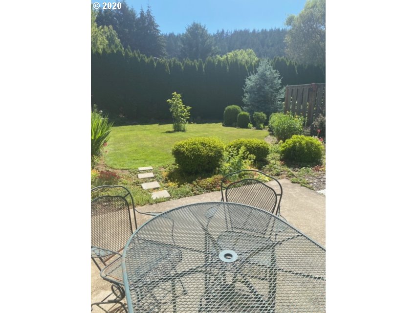418 Walnut Way Silverton, OR 97381 - Photo 19 of 26