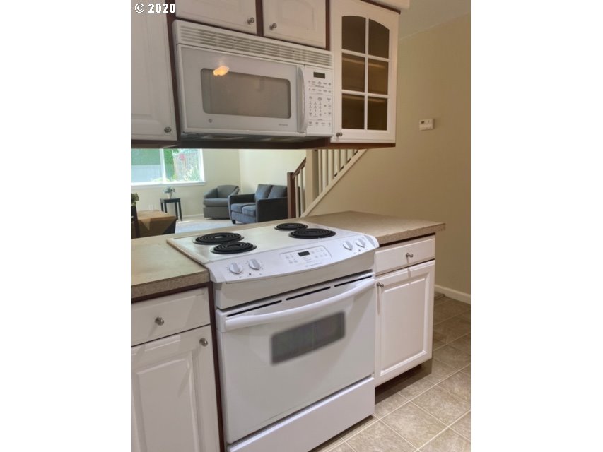 418 Walnut Way Silverton, OR 97381 - Photo 3 of 26