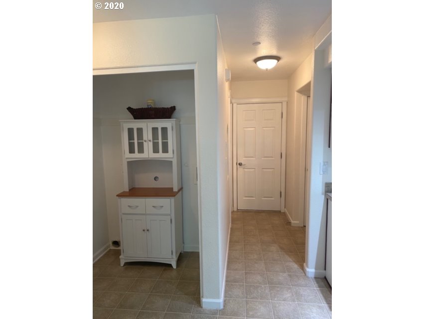 418 Walnut Way Silverton, OR 97381 - Photo 8 of 26
