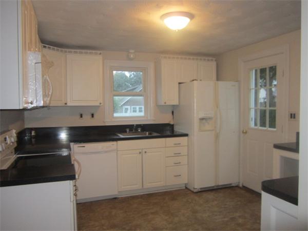 18 Bickford Road Braintree, MA 02184 - Photo 4 of 10