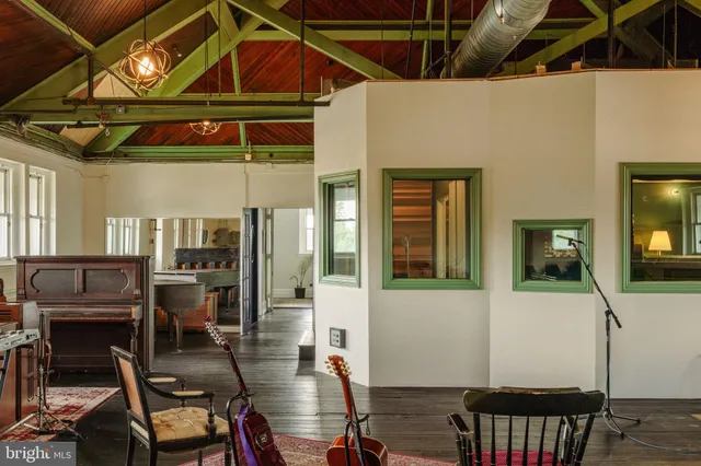 $1,070,000 | 4900 Longshore Avenue, Philadelphia, PA 19135