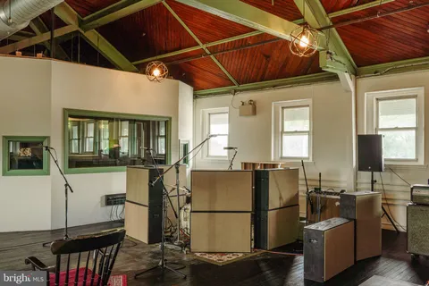 $1,070,000 | 4900 Longshore Avenue, Philadelphia, PA 19135